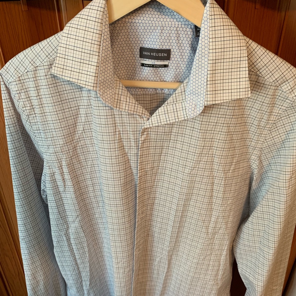 Men’s van Heusen dress shirt
